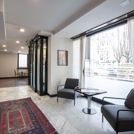 Hotel Esperia Rho Bagian luar foto