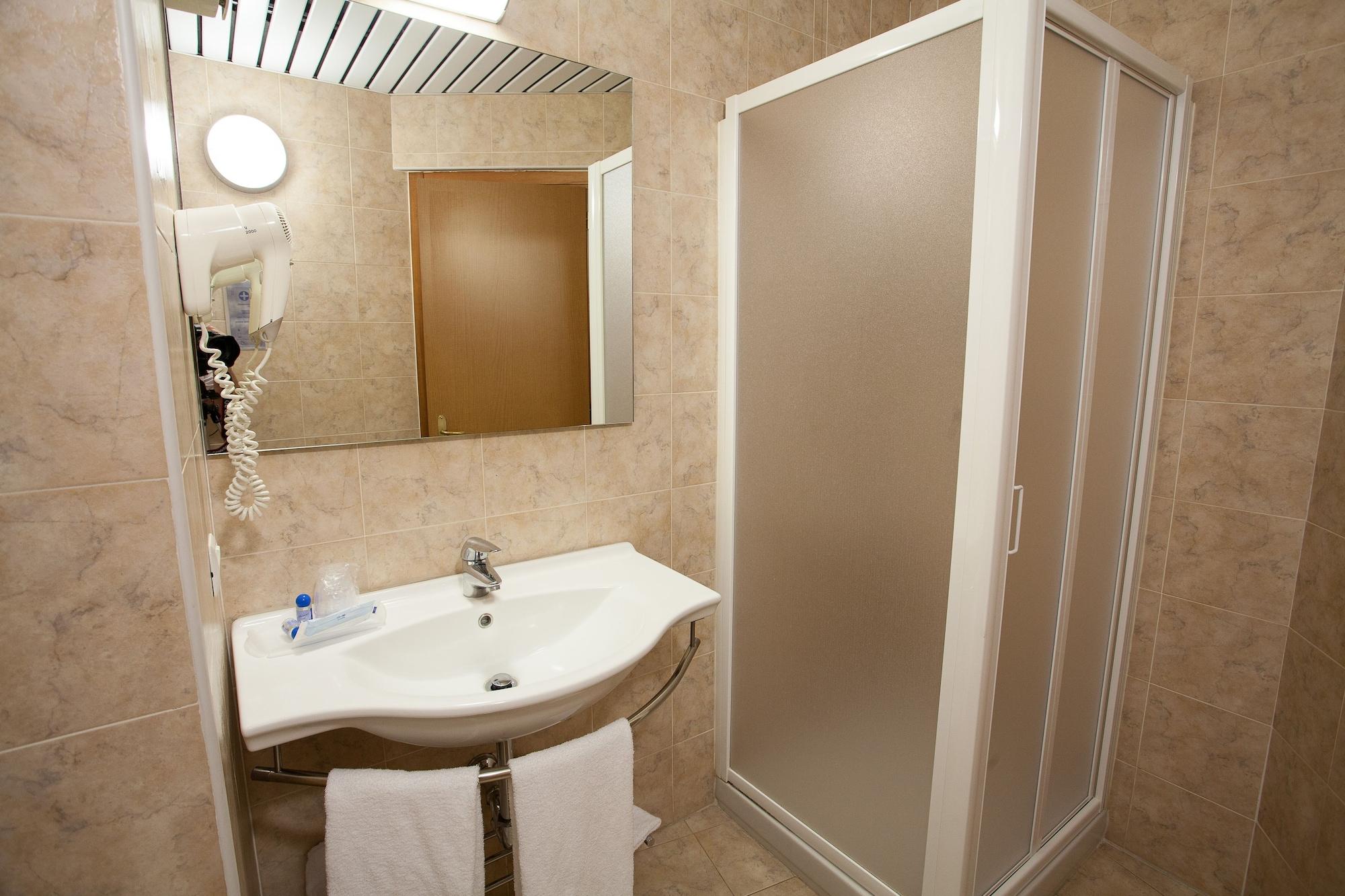 Hotel Esperia Rho Bagian luar foto
