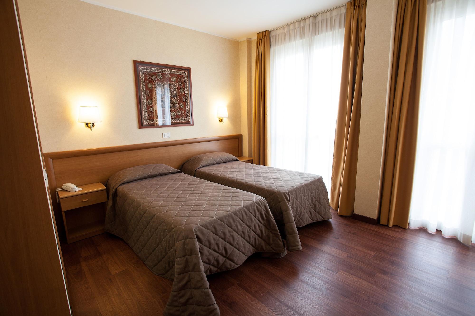 Hotel Esperia Rho Bagian luar foto