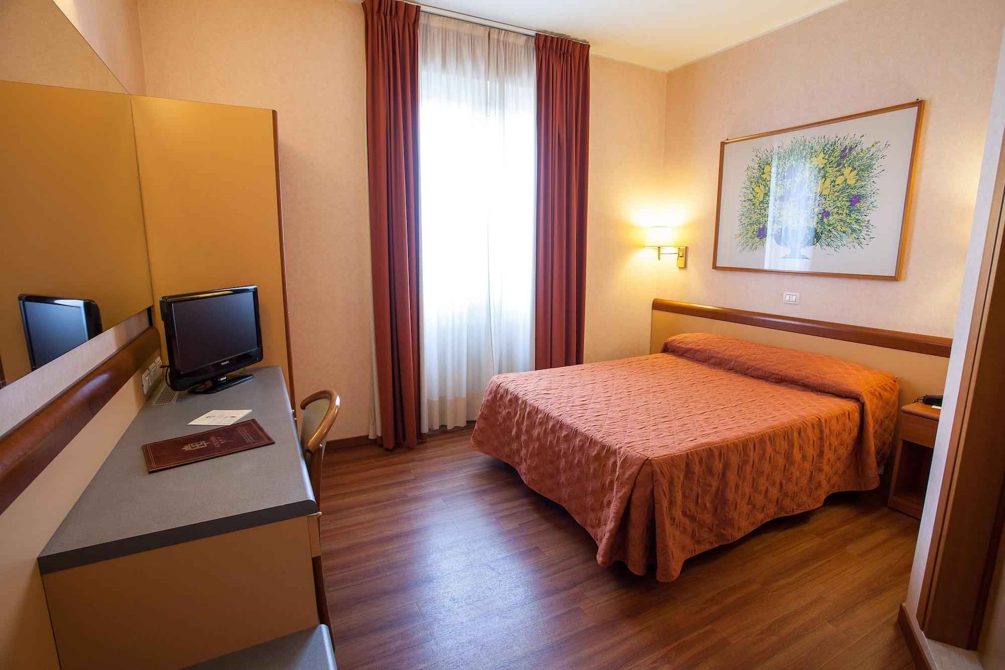 Hotel Esperia Rho Bagian luar foto