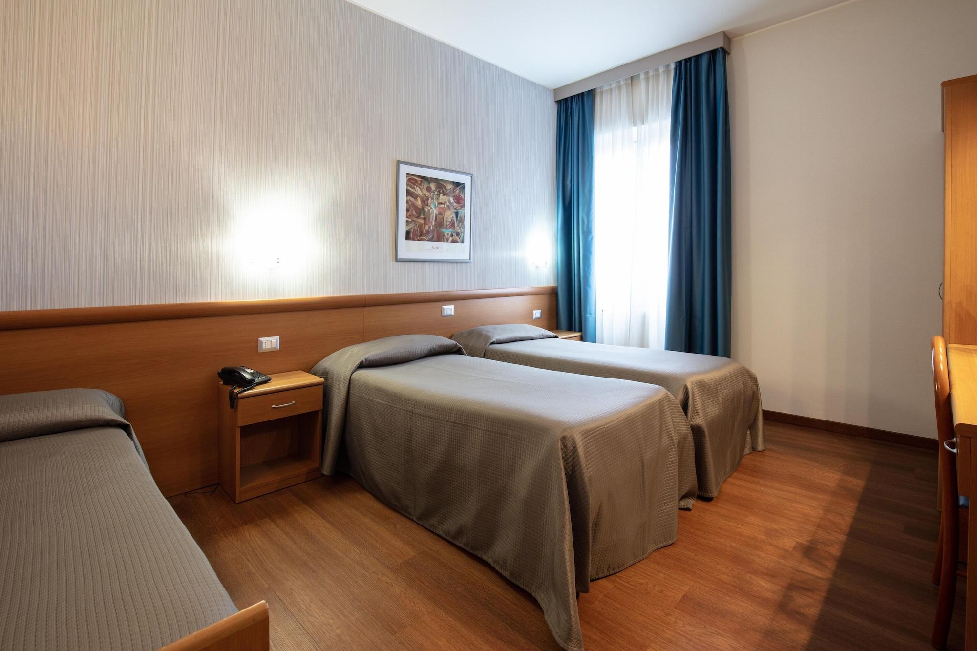 Hotel Esperia Rho Bagian luar foto