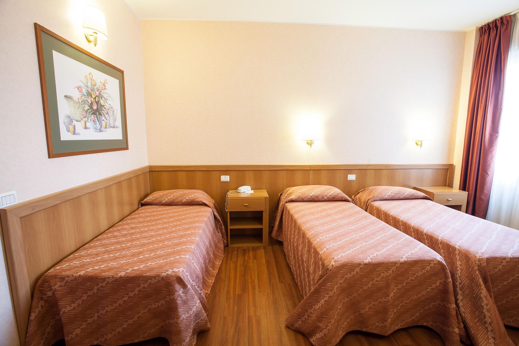 Hotel Esperia Rho Bagian luar foto
