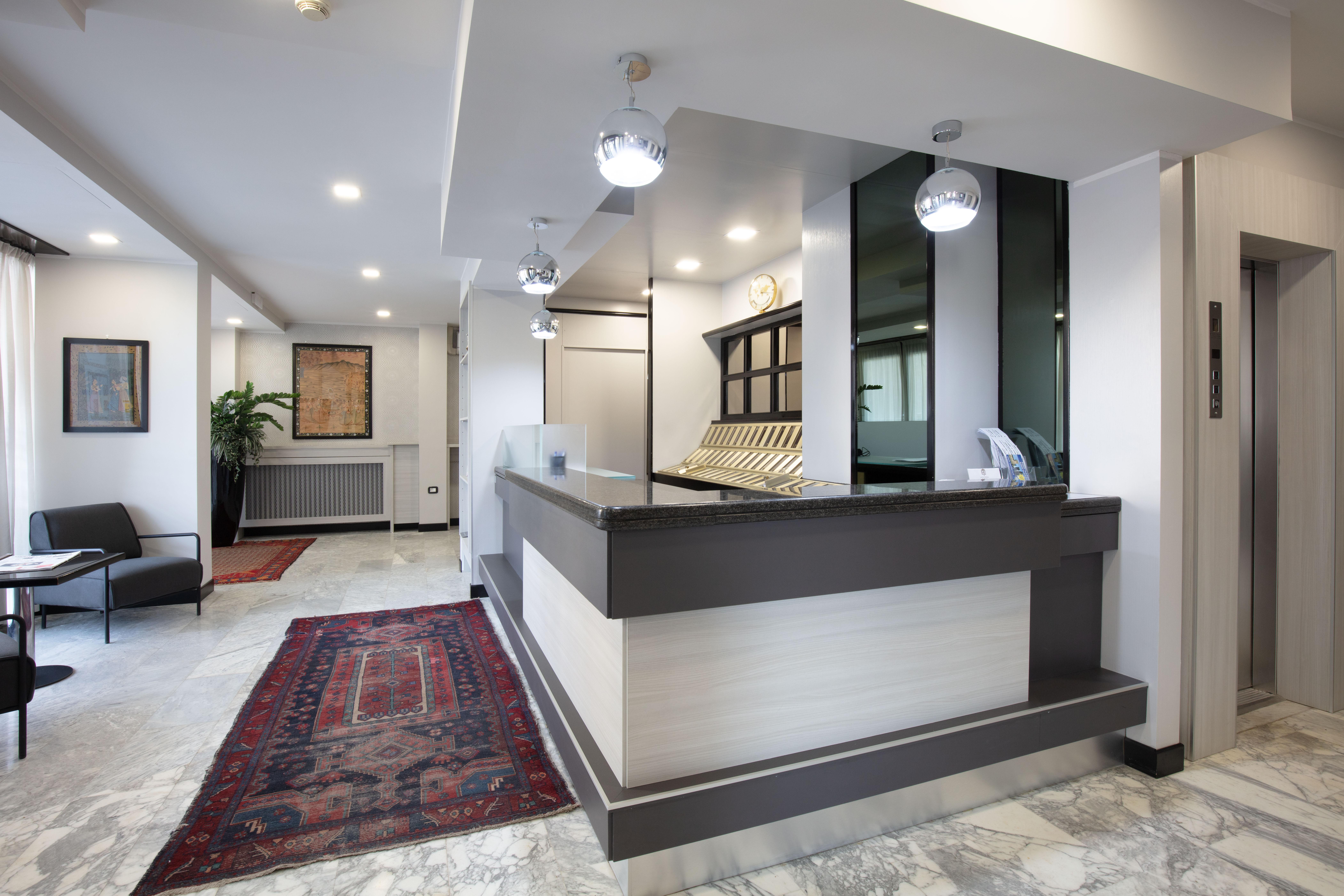 Hotel Esperia Rho Bagian luar foto