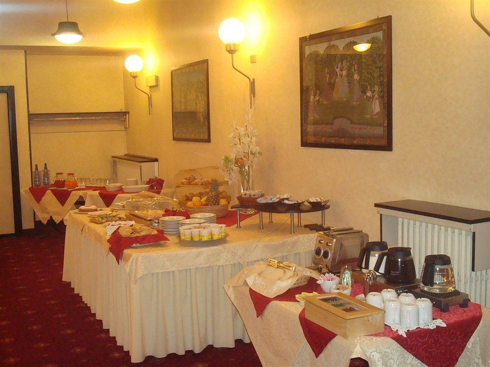 Hotel Esperia Rho Bagian luar foto