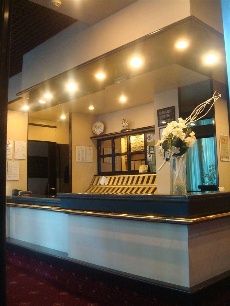 Hotel Esperia Rho Bagian luar foto